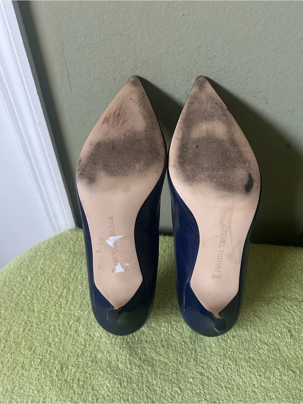 Ivanka Trump Navy Pointed-Toe Pumps Sz 8.5